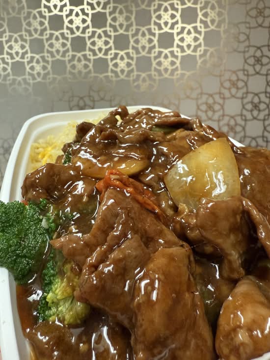CO11 Broccoli Beef/Chicken on Rice 西蘭花 牛肉/鷄肉 飯